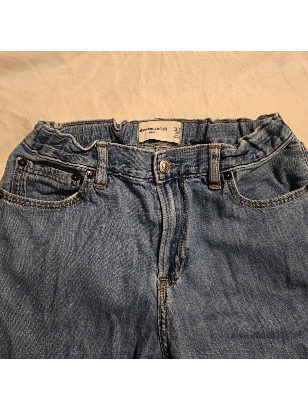 Abercrombie Kids Baggy Jeans Size 15/16 Long Light Wash Denim - Picture 9 of 9